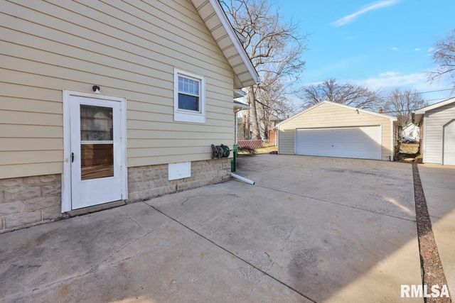 2601 W KENWOOD Avenue, West Peoria, IL 61604