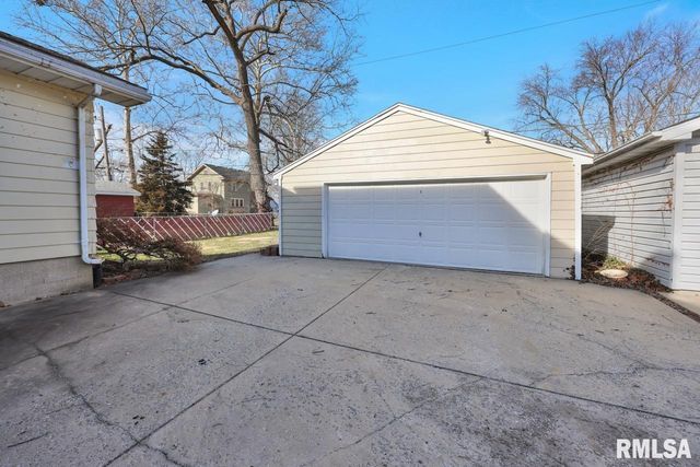 2601 W KENWOOD Avenue, West Peoria, IL 61604