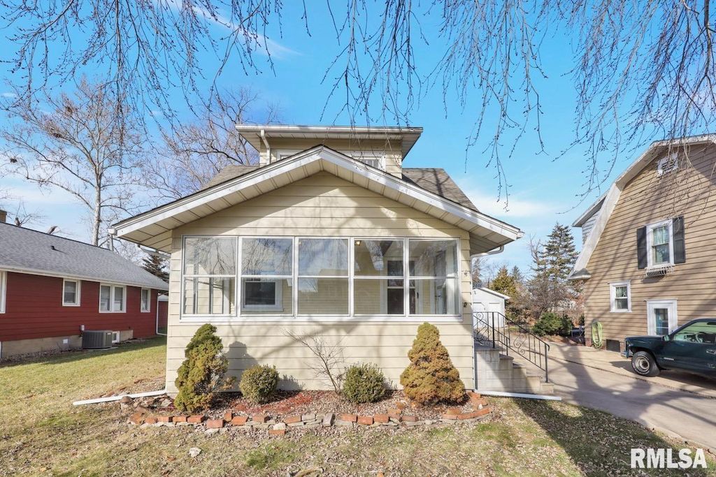 2601 W KENWOOD Avenue, West Peoria, IL 61604