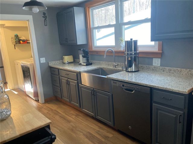 29 Mount Hygeia Road, Foster, RI 02825