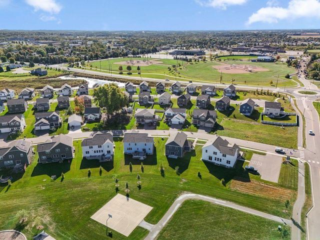 916 Foxglove Terrace, Waconia, MN 55387