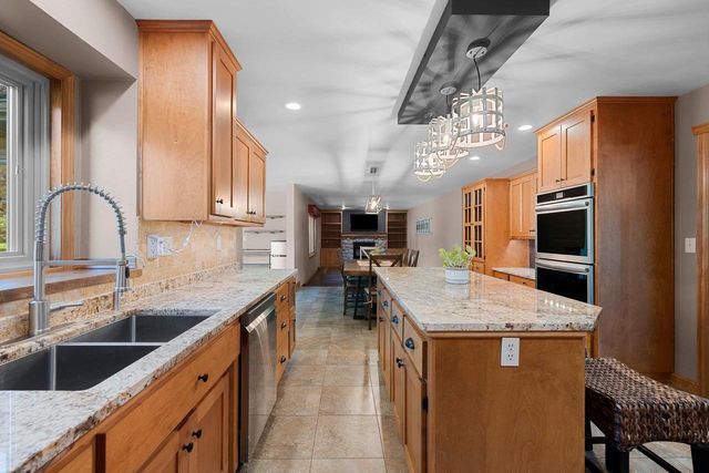 4072 HACKBERRY COURT, Green Bay, WI 54311