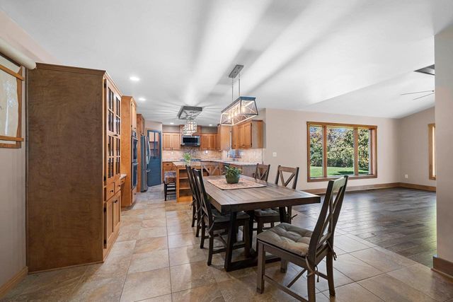 4072 HACKBERRY COURT, Green Bay, WI 54311
