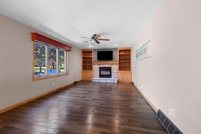 4072 HACKBERRY COURT, Green Bay, WI 54311