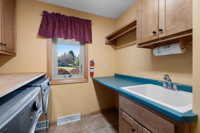 4072 HACKBERRY COURT, Green Bay, WI 54311