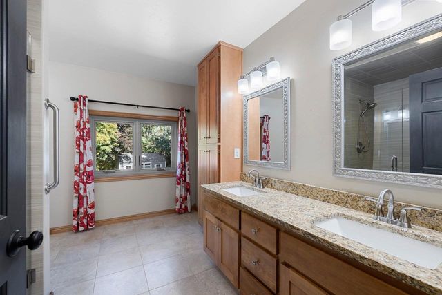4072 HACKBERRY COURT, Green Bay, WI 54311