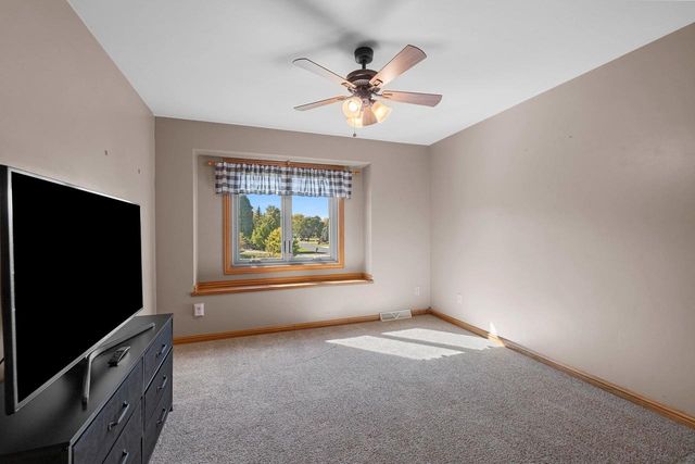 4072 HACKBERRY COURT, Green Bay, WI 54311
