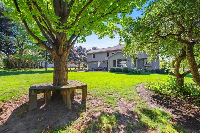 4072 HACKBERRY COURT, Green Bay, WI 54311