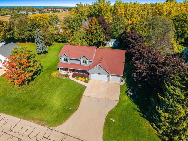 4072 HACKBERRY COURT, Green Bay, WI 54311