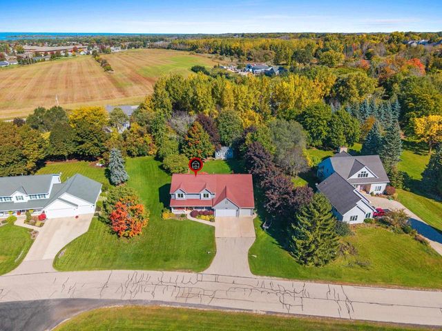 4072 HACKBERRY COURT, Green Bay, WI 54311