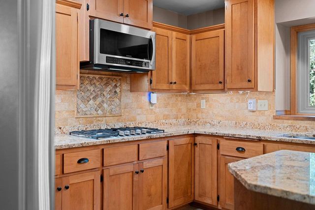 4072 HACKBERRY COURT, Green Bay, WI 54311