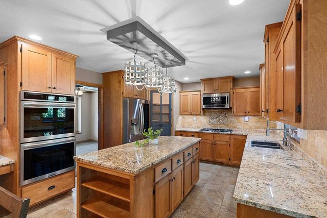 4072 HACKBERRY COURT, Green Bay, WI 54311