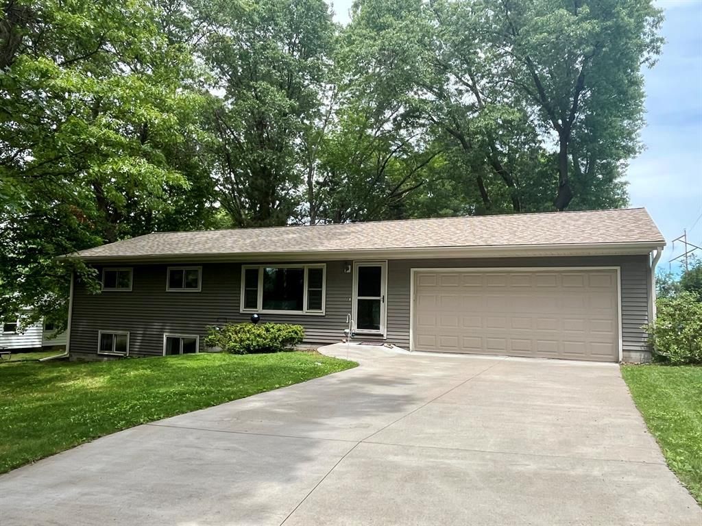 3464 Potter Road, Eau Claire, WI 54703