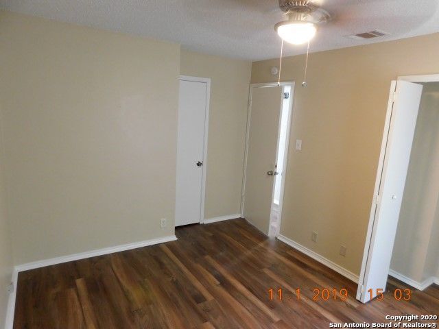 5212 Meadow Fld Apt 4, San Antonio, TX 78250
