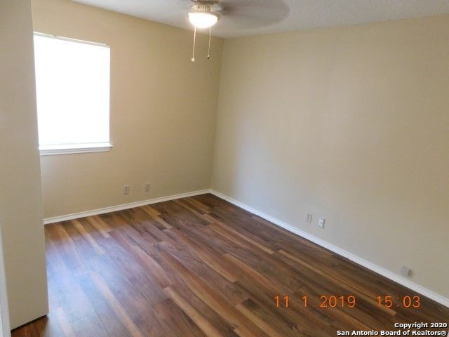 5212 Meadow Fld Apt 4, San Antonio, TX 78250