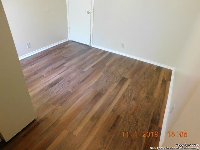 5212 Meadow Fld Apt 4, San Antonio, TX 78250