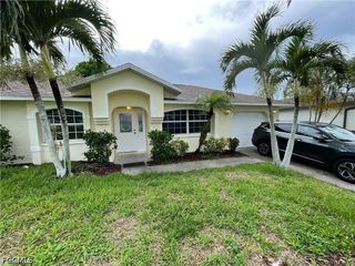 2712 SW 2nd AVE, Cape Coral, FL 33914