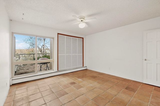 151 Calle Ojo Feliz J, Santa Fe, NM 87505