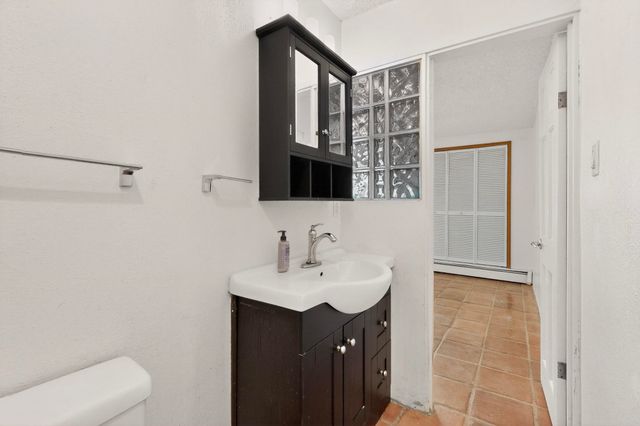 151 Calle Ojo Feliz J, Santa Fe, NM 87505