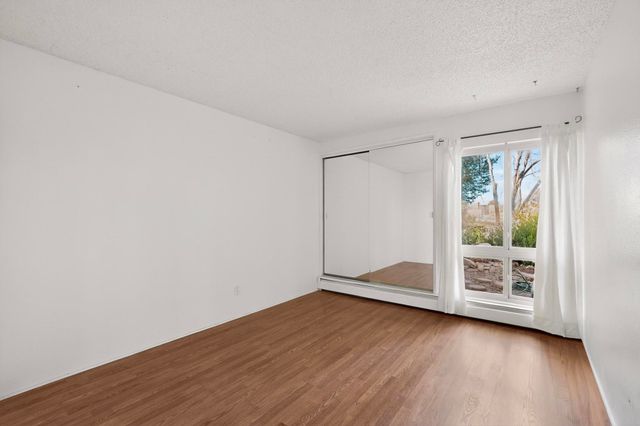 151 Calle Ojo Feliz J, Santa Fe, NM 87505