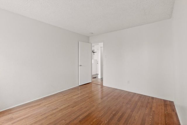 151 Calle Ojo Feliz J, Santa Fe, NM 87505