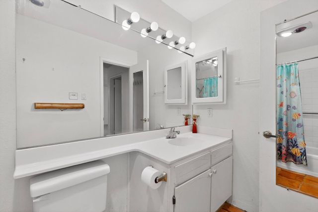 151 Calle Ojo Feliz J, Santa Fe, NM 87505