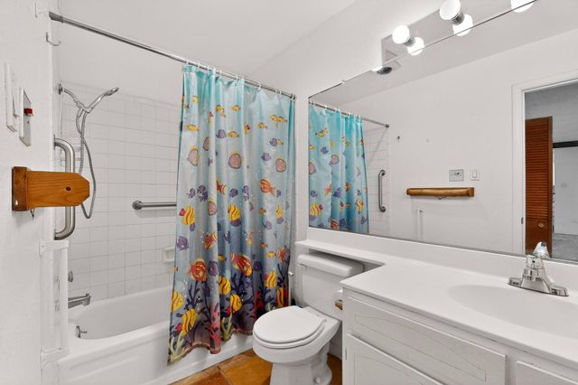 151 Calle Ojo Feliz J, Santa Fe, NM 87505