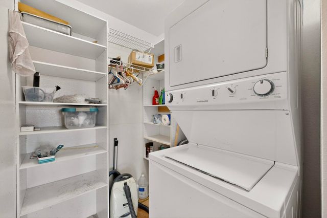 151 Calle Ojo Feliz J, Santa Fe, NM 87505