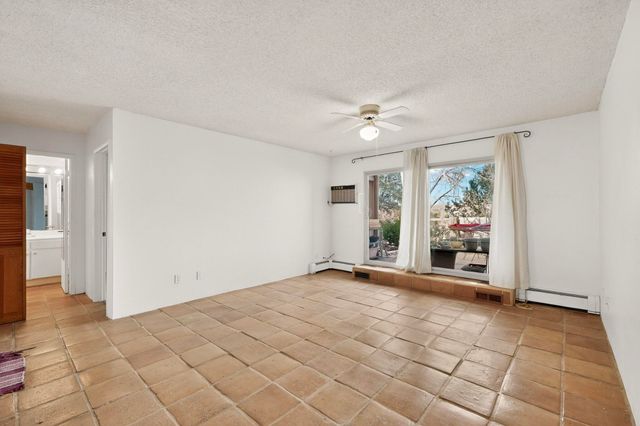 151 Calle Ojo Feliz J, Santa Fe, NM 87505