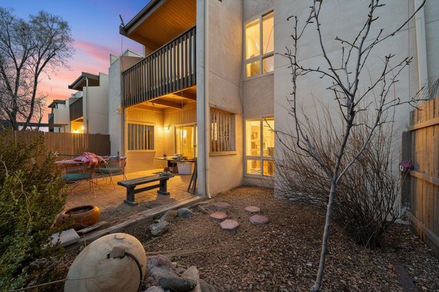 151 Calle Ojo Feliz J, Santa Fe, NM 87505