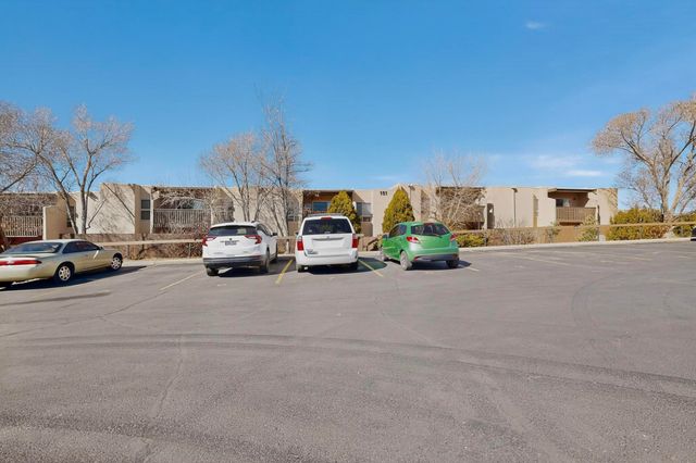151 Calle Ojo Feliz J, Santa Fe, NM 87505