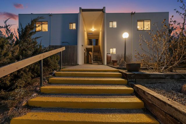 151 Calle Ojo Feliz J, Santa Fe, NM 87505