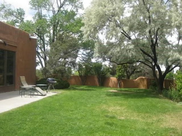 151 Calle Ojo Feliz J, Santa Fe, NM 87505