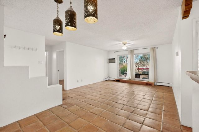 151 Calle Ojo Feliz J, Santa Fe, NM 87505