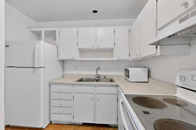 151 Calle Ojo Feliz J, Santa Fe, NM 87505