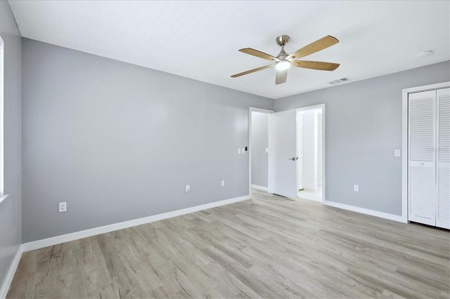 5651 GARDENS DRIVE 5651, Sarasota, FL 34243