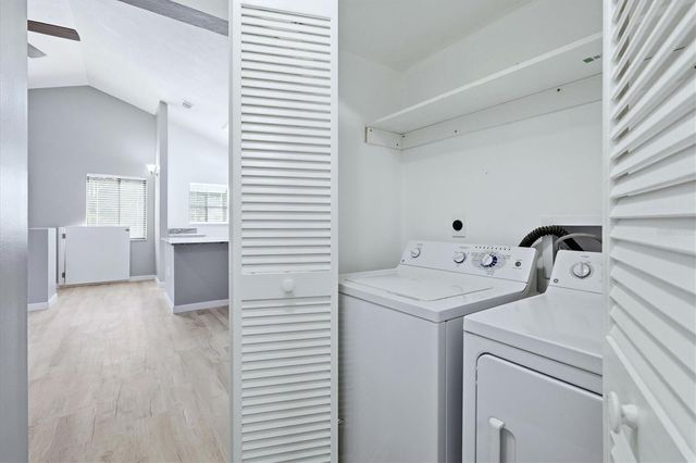 5651 GARDENS DRIVE 5651, Sarasota, FL 34243