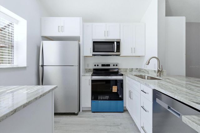 5651 GARDENS DRIVE 5651, Sarasota, FL 34243