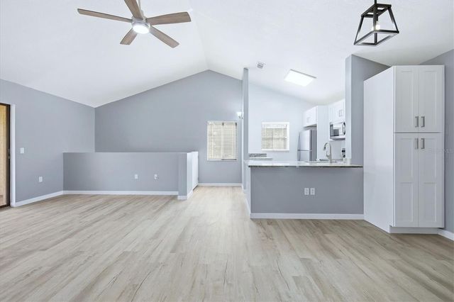 5651 GARDENS DRIVE 5651, Sarasota, FL 34243