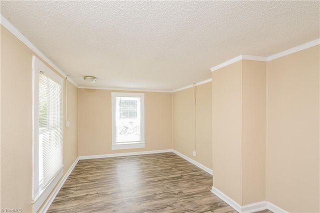 521 E 1st Street, Lexington, NC 27292