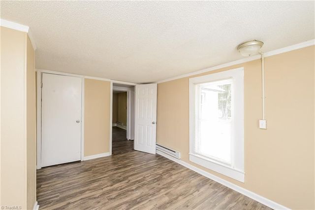 521 E 1st Street, Lexington, NC 27292