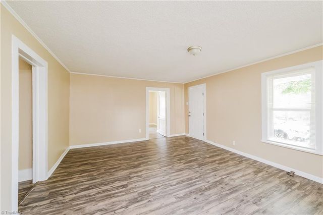 521 E 1st Street, Lexington, NC 27292