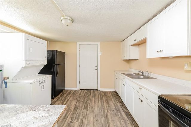521 E 1st Street, Lexington, NC 27292