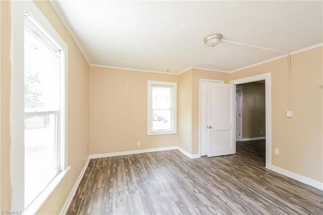 521 E 1st Street, Lexington, NC 27292