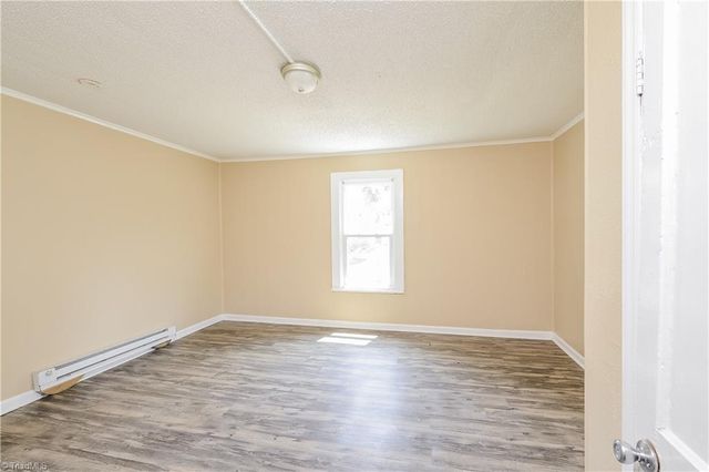 521 E 1st Street, Lexington, NC 27292