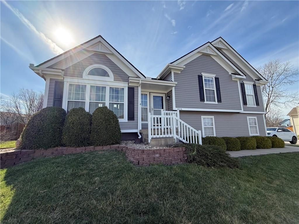 1016 NE Depot Drive, Lee's Summit, MO 64086