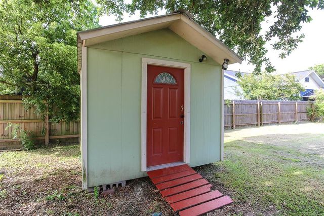 1708 Hodges Street, Lake Charles, LA 70601