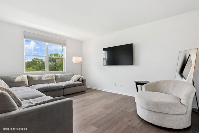 540 Comstock Road, South Elgin, IL 60177