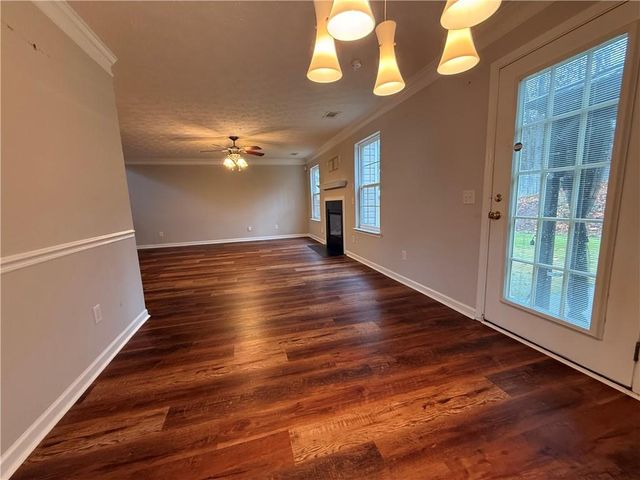 706 Hawthorn Lane, Grayson, GA 30017