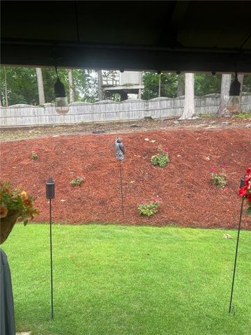 706 Hawthorn Lane, Grayson, GA 30017